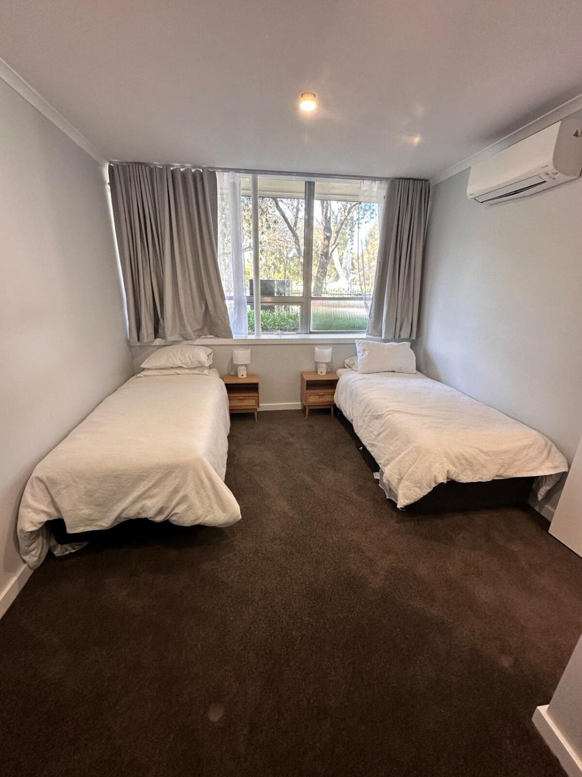 3 Bedroom City Apt, Big Yard & Park Views - Sleeps 7 Adelaide Eksteriør billede